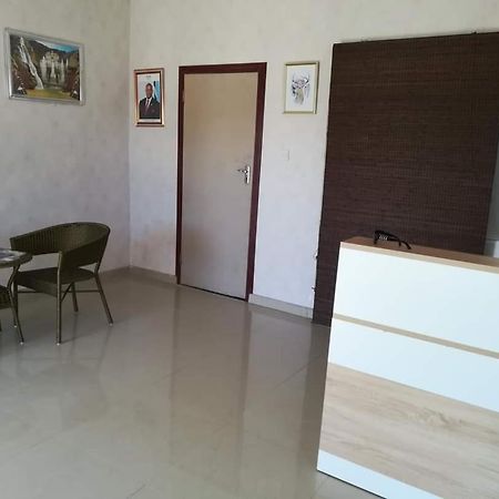 Lee Bed & Breakfast Francistown Dış mekan fotoğraf