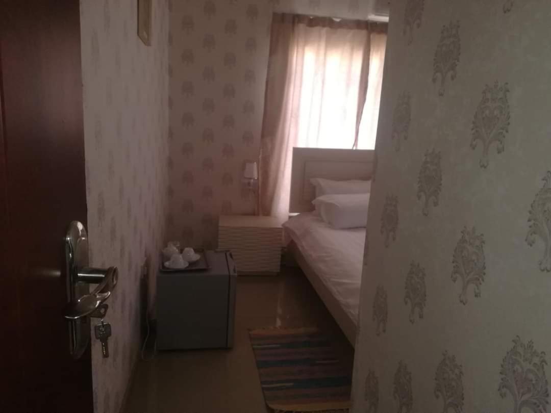 Lee Bed & Breakfast Francistown Dış mekan fotoğraf